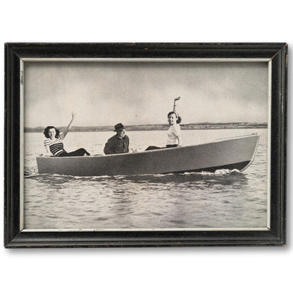B&W Leisure Boat Print