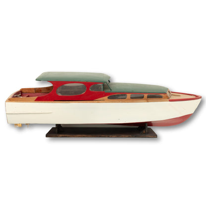 Model Cabin Cruiser