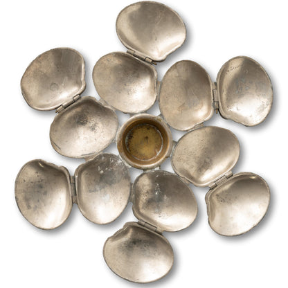 Amazing Clam Serving Dish